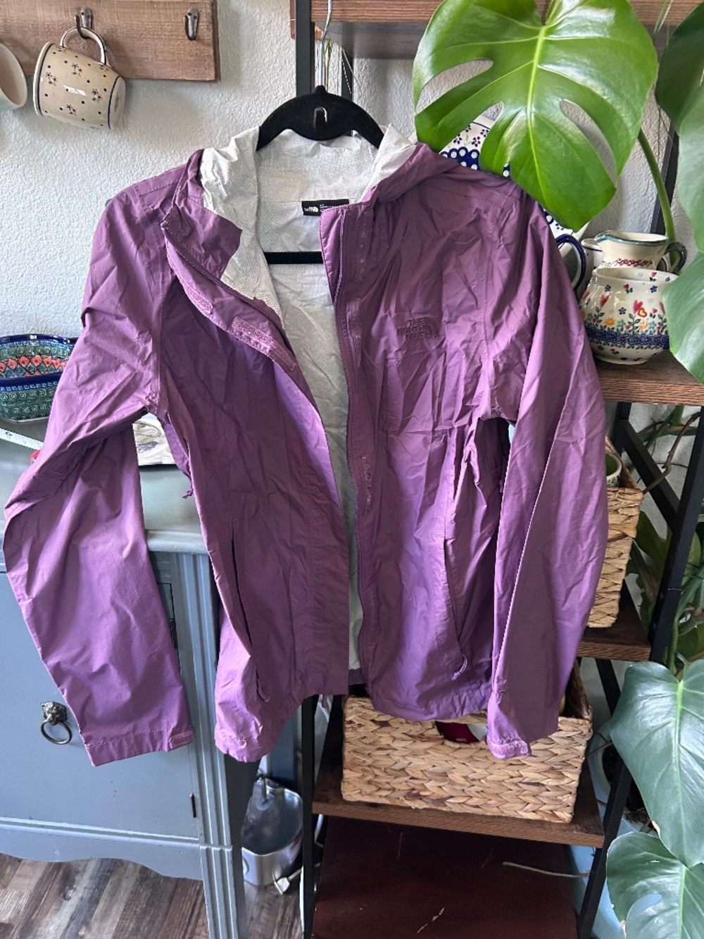 Women’s The North Face Rain Coat Small